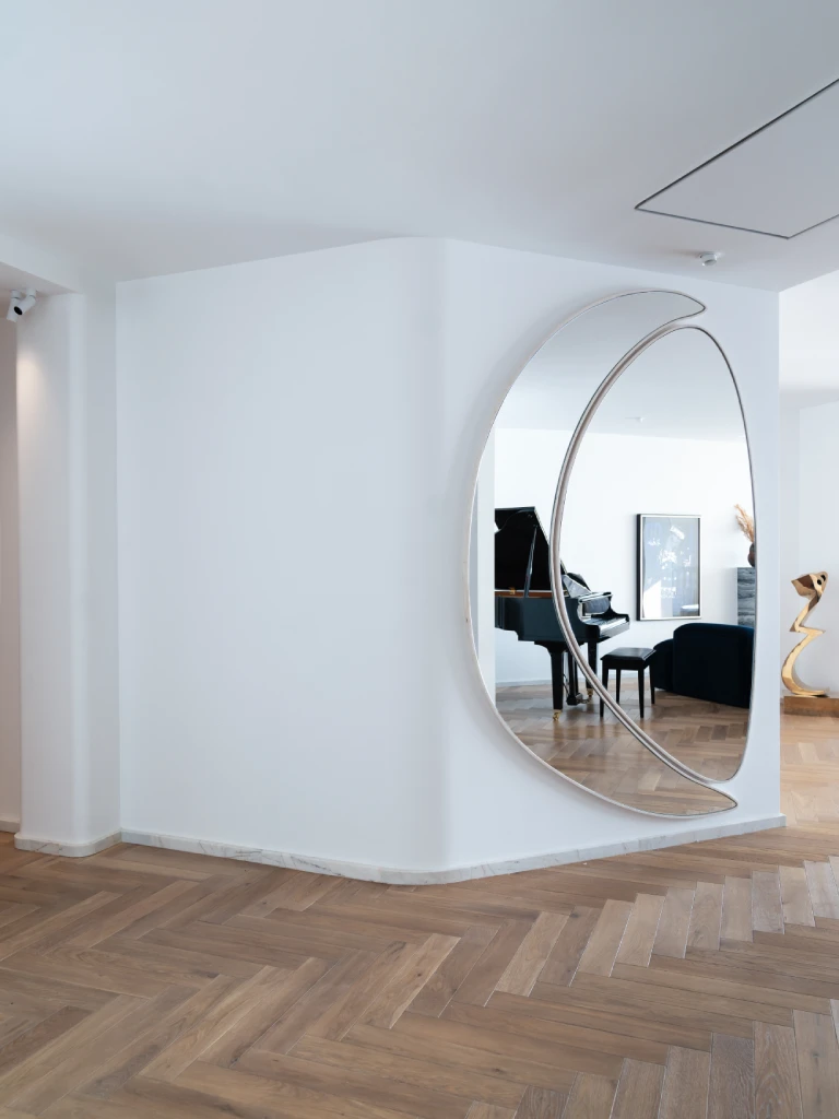 T-M - Moon & Back Mirror - B