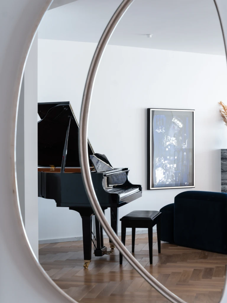 T-M - Moon & Back Mirror - C