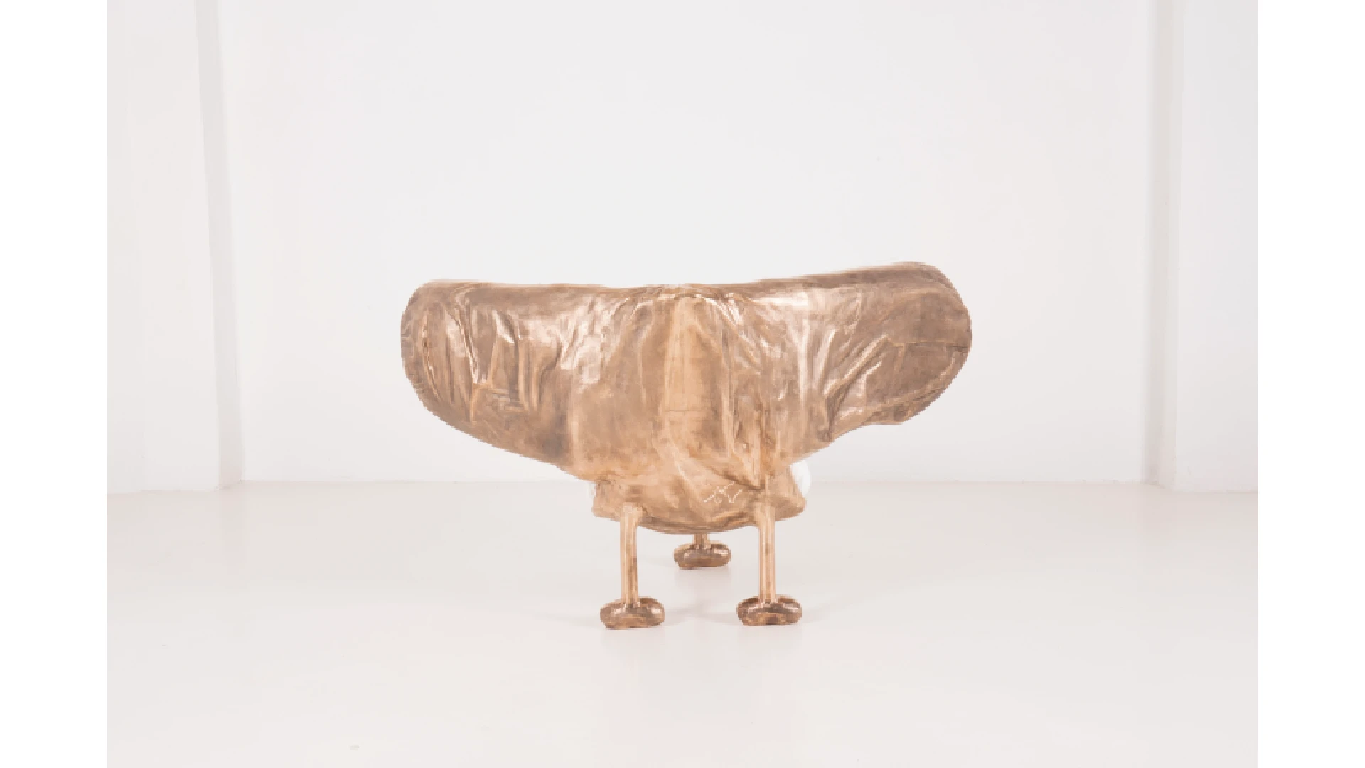 Sacco-Alato-Bronze-Roberto-Matta-White-06-ph_Mattia_Tonelli