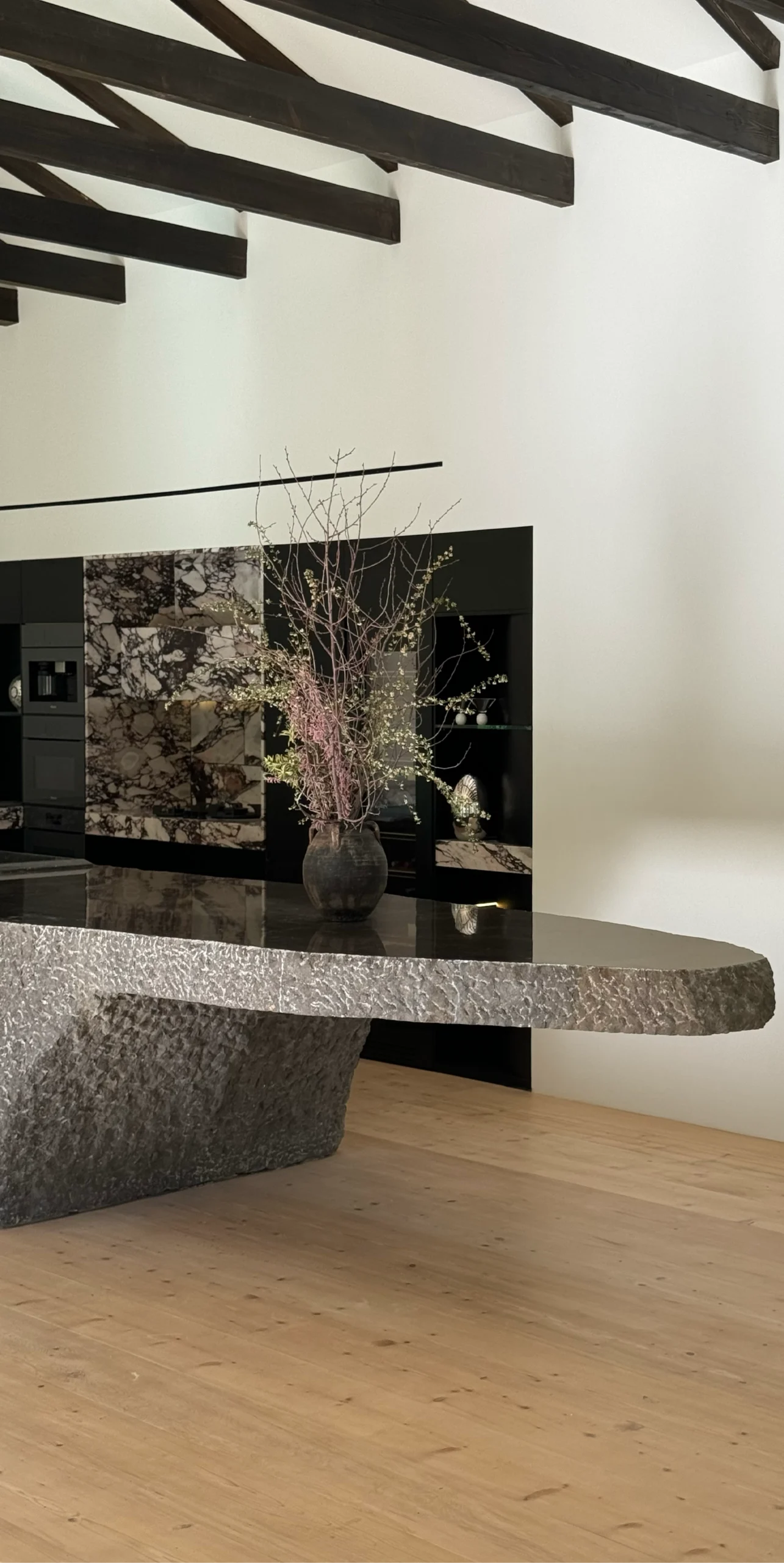 L_atelier Arman Safavi — Cucina Solida Come La Roccia — Mobile D