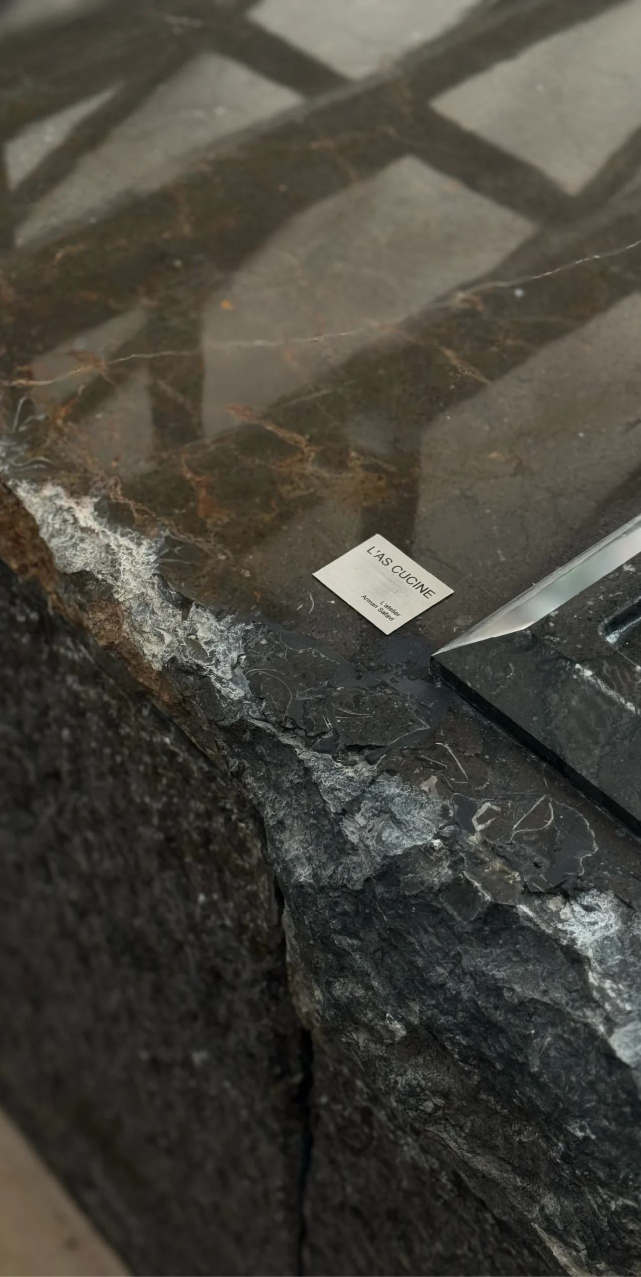 L_atelier Arman Safavi — Cucina Solida Come La Roccia — Mobile F