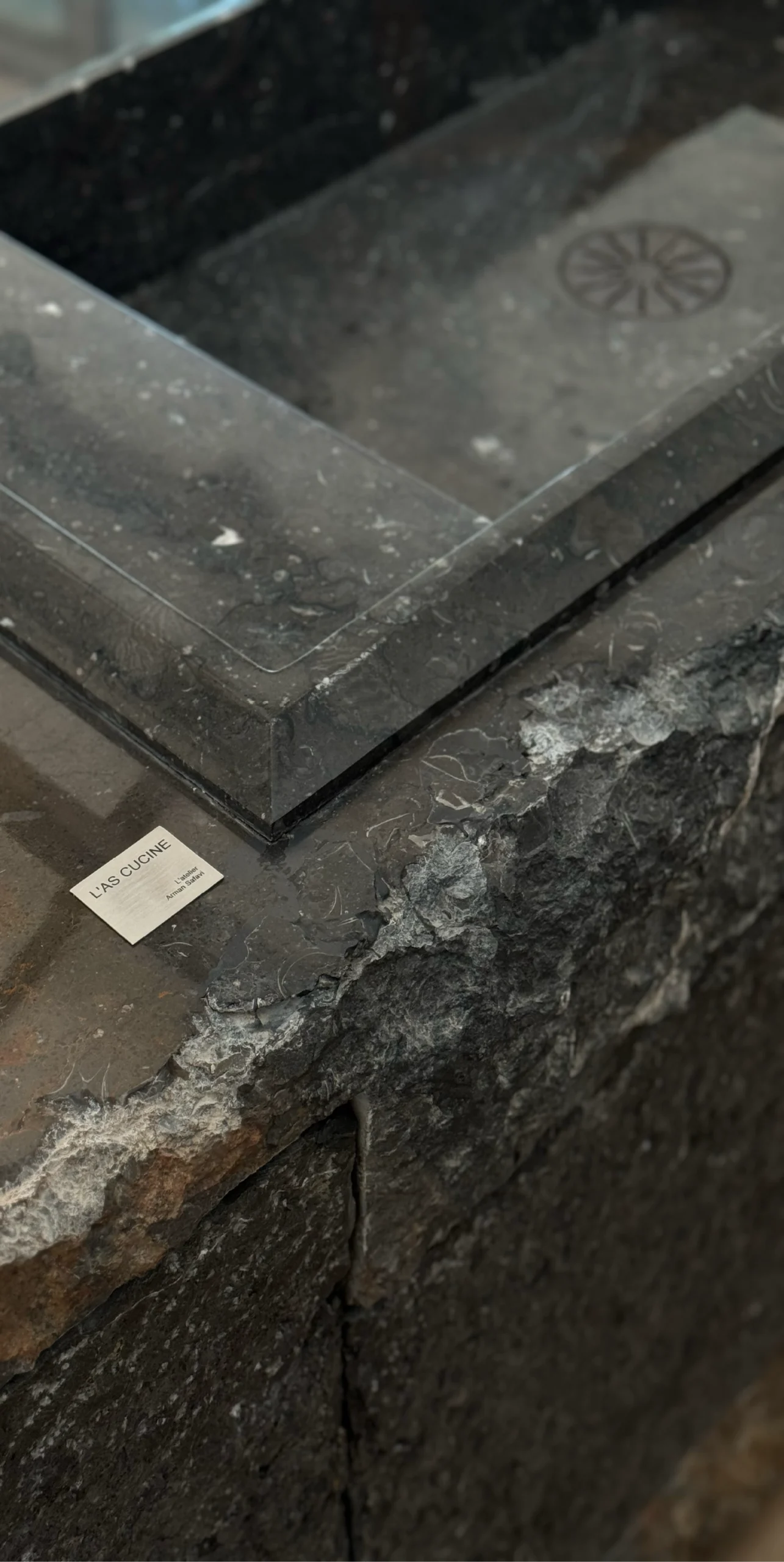 L_atelier Arman Safavi — Cucina Solida Come La Roccia — Mobile G