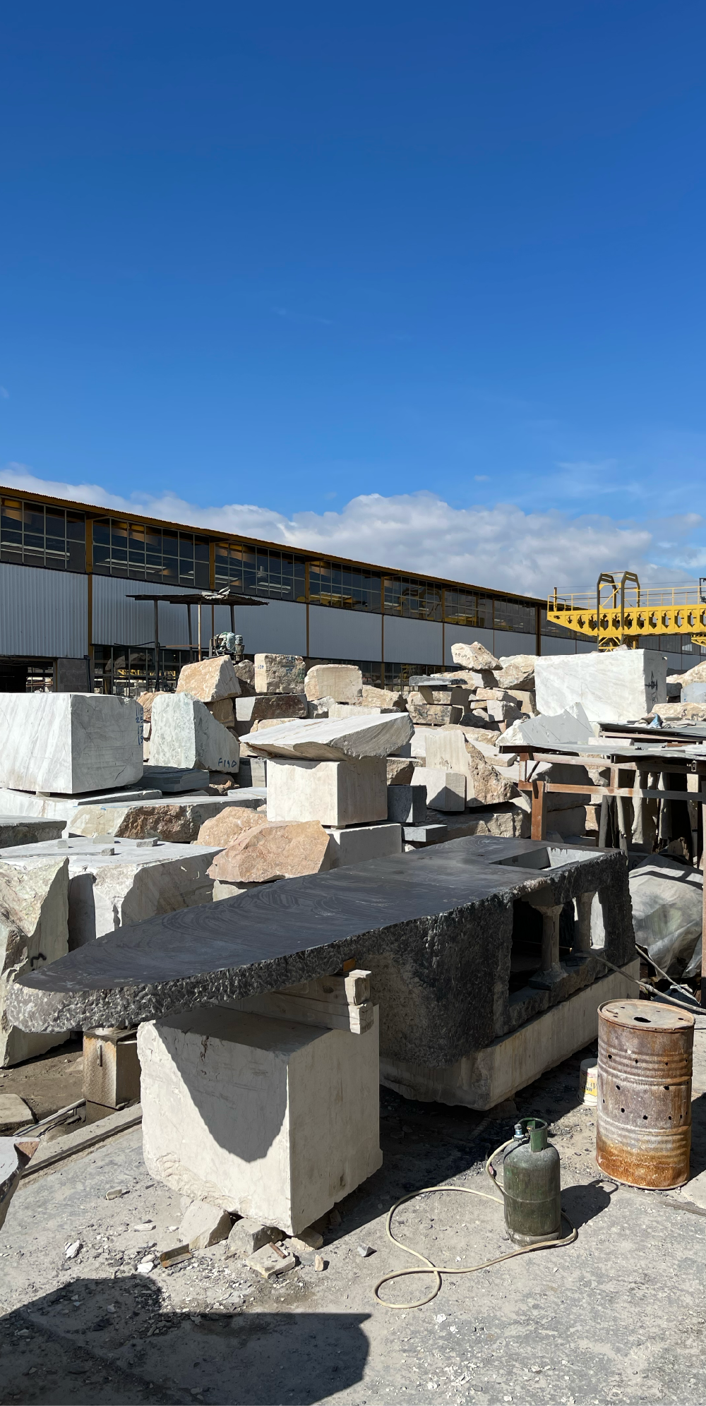 L_atelier Arman Safavi — Cucina Solida Come La Roccia — Mobile H