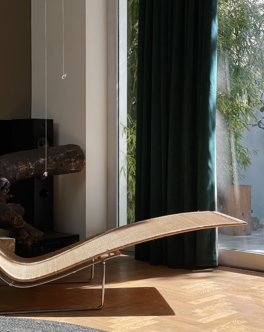 L_atelier Arman Safavi — PK24™ Lounge Chair - Ipad